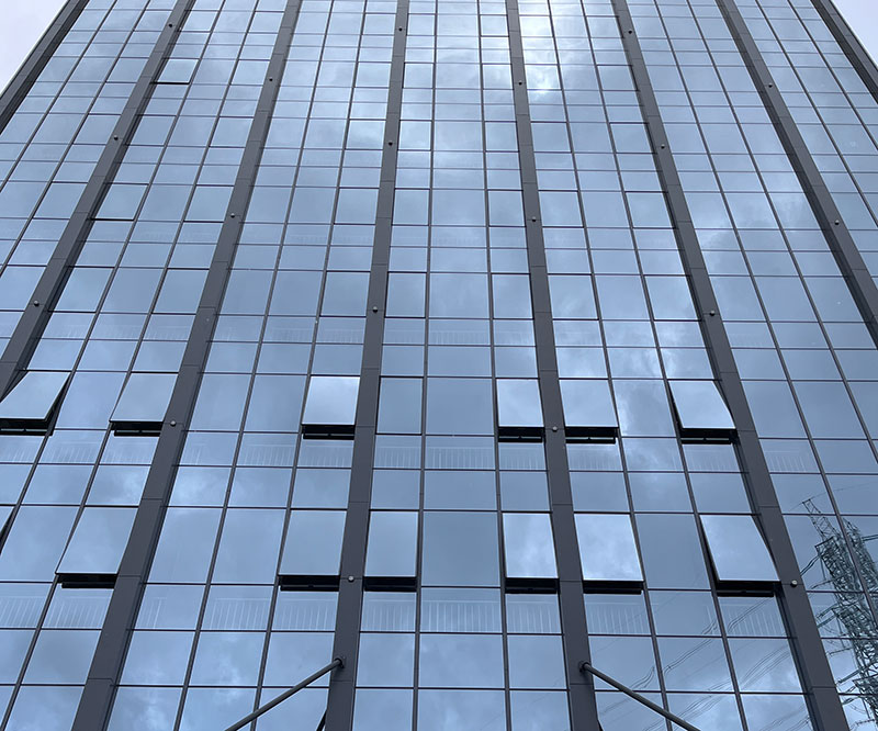 Glass curtain wall